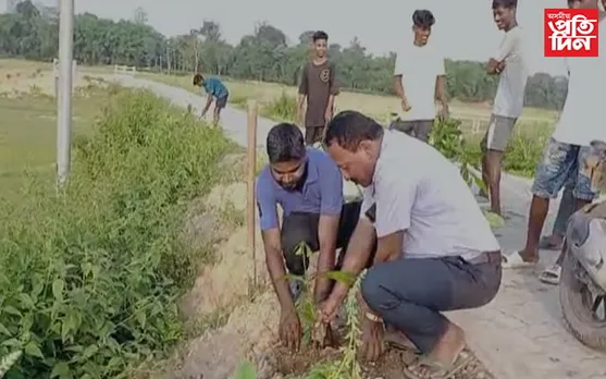 ছাত্ৰ-ছাত্ৰীক প্ৰকৃতিপ্ৰেমীৰূপে গঢ় দিয়াৰ প্ৰয়াস প্ৰাক্তন শিক্ষকৰ...