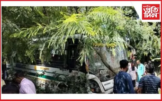 পুনৰ গুৱাহাটীত পথ দুৰ্ঘটনাঃ সৰ্বশিক্ষাত সোমালগৈ পথৰ চিটিবাছ...