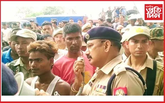 টিহুত ট্ৰাক চালকক ধন দাবীৰে মাৰপিট কৰি নিলম্বিত দুই আৰক্ষী