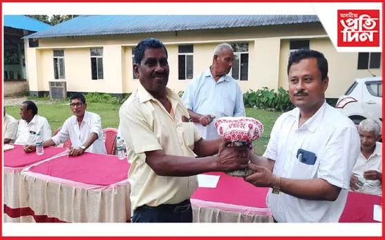 গুৱা-পাণেৰে ৰাজহুৱা ক্ষমাভিক্ষা: কঠোৰ সকীয়নি দি ফাট বিহু সমিতিক ক্ষমাদান ৰাইজৰ...