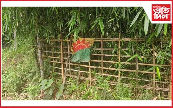 কোকৰাঝাৰত নিষিদ্ধ ঘোষিত সংগঠনৰ পতাকা ৰাখি থৈ গ'ল অজ্ঞাত দুষ্কৃতিকাৰীয়ে...