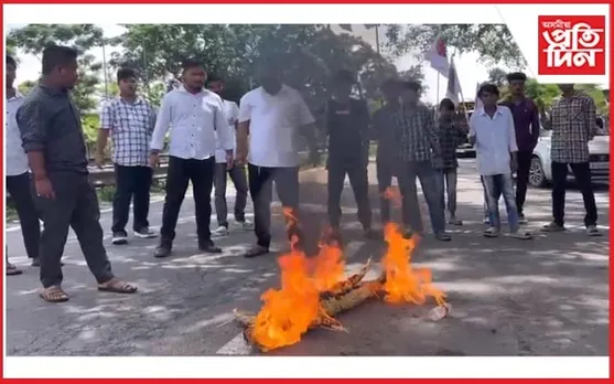 চাবুৱাত কেন্দ্ৰীয় সাৰ মন্ত্ৰীৰ প্ৰতিকৃতি দাহেৰে ঘাইপথ অৱৰোধ ছাত্ৰ সন্থাৰ