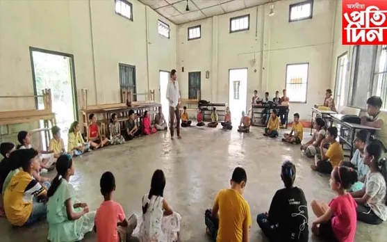 ৰাইডঙীয়াত প্ৰজন্মৰ উদ্যোগত ২০ দিনীয়া নাট কৰ্মশালা...