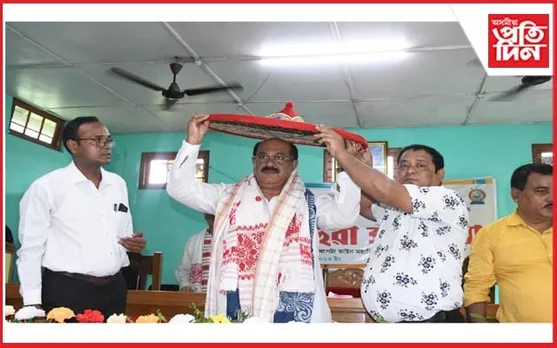 সত্ৰনগৰী বৰপেটাত 'সাদিন-প্ৰতিদিন গোষ্ঠী'ৰ স্বত্বাধিকাৰ জয়ন্ত বৰুৱাক ৰাজহুৱা সম্বৰ্ধনা