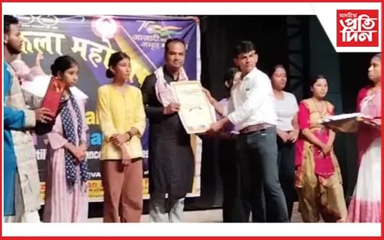 বিশ্বজিৎ মজুমদাৰক "ভাৰতীয় নৃত্যগুৰু শিৰোমণি সন্মান প্ৰদান"...