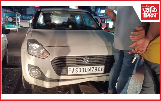 মহানগৰীৰ ৰাজপথৰ ডিভাইডাৰত উঠিল বাহন
