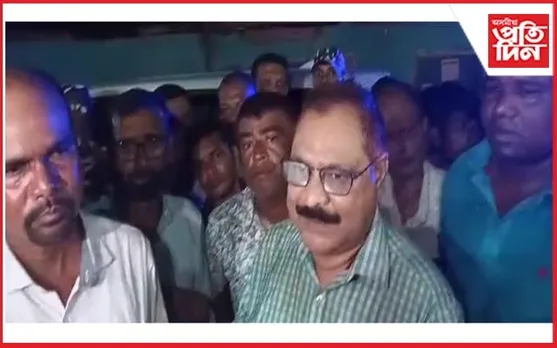 বিধ্বস্ত পথত ক্ষোভিত ৰাইজে খোজকঢ়ালে বিধায়কক