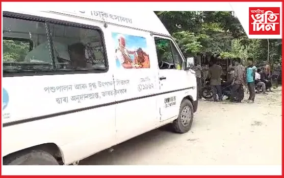 মেৰাপানীত ঘৰে ঘৰে পশু চিকিৎসকৰ দলঃ আগতীয়া প্ৰতিষেধকেৰে সুৰক্ষা প্ৰদান পশুধনক