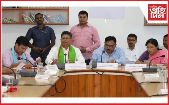 হাফলঙত এক বৈঠকত অংশগ্ৰহণ মন্ত্ৰী পিযুষ হাজৰীকাৰ...