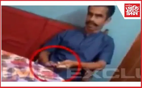 চাকৰিৰ বজাৰত আৰ এছ এছ নেতাৰ ভাতৃ : মহিলাৰ পৰা লৈছে লাখে-লাখে টকা