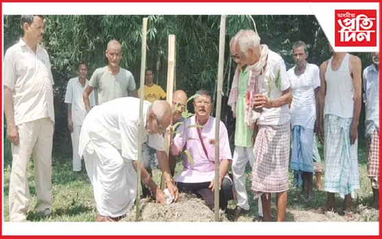 বৰক্ষেত্ৰীৰ ৰামপুৰত গৱেষক চিকিৎসকৰ প্ৰচেষ্টাত গছপুলি ৰোপণ