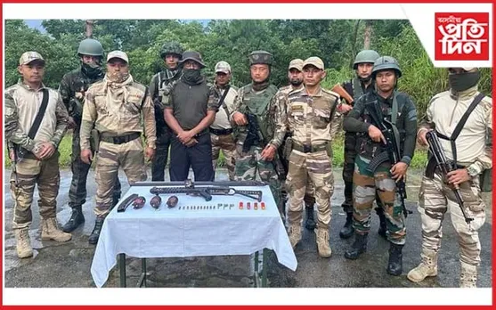 মণিপুৰ আৰক্ষীৰ অভিযানত বুজন পৰিমাণৰ অস্ত্ৰ-শস্ত্ৰ উদ্ধাৰ 