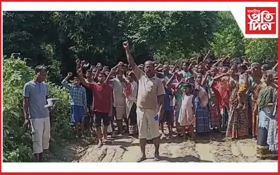 বিধ্বস্ত পথে জ্বলা-কলা খুৱাইছে ৰাইজক : পুৰুষ-মহিলাৰ তীব্ৰ প্ৰতিবাদ