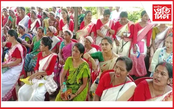 ডিব্ৰুগড়ৰ বৰবৰুৱা চাহ বাগিচাত শ্ৰমিক স্বাক্ষৰ অভিযান