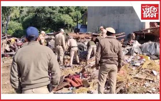 আপেল ভৰ্তি ট্ৰাক দুৰ্ঘটনাগ্ৰস্তঃ ৪ জনকৈ লোকৰ মৃত্যু...