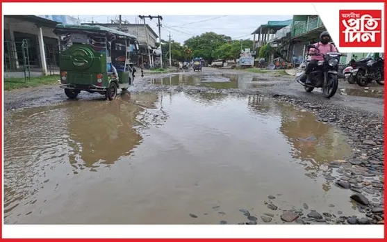 লোকনিৰ্মাণ বিভাগক সাক্ষাৎ কৰি স্মাৰকপত্ৰ প্ৰদান বৰহোলা আছুৰ