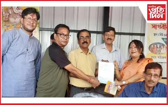 নিউ গুৱাহাটী আঞ্চলিক সাৰ্বজনীন পূজাৰ সপ্তমী পূজা সম্পন্নঃ মুখ্যমন্ত্ৰীৰ প্ৰতিনিধিয়ে প্ৰদান কৰিলে চেক...