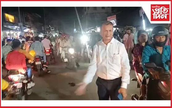 পূজাৰ ভিৰৰ মাজত যানবাহন আৰক্ষীৰ ৰূপত এগৰাকী বিধায়ক...