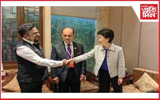 চীনৰ সৈতে সম্পৰ্ক সুদৃঢ় কৰাৰ লক্ষ্যৰে বাংলাদেশৰ সাংসদ লেফটেনেণ্ট কৰ্ণেল ফাৰুক খানৰ চীন ভ্ৰমণ