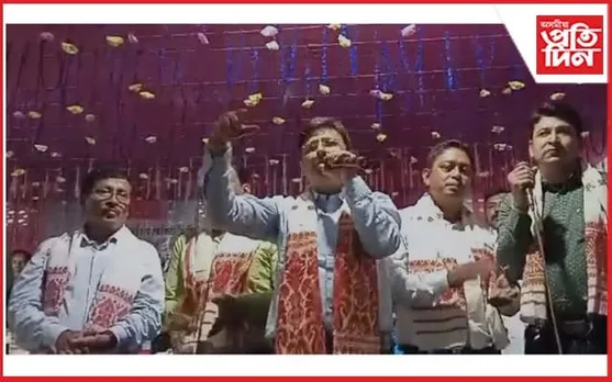 জাজৰিত গায়কৰ ৰূপত মৰিগাঁও জিলা আয়ুক্ত দেৱাষীশ শৰ্মা