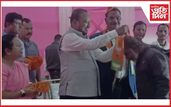জামুগুৰিহাটত কংগ্ৰেছ,অগপ দল ত্যাগ কৰি তিনি শতাধিকৰ বিজেপিত যোগদান