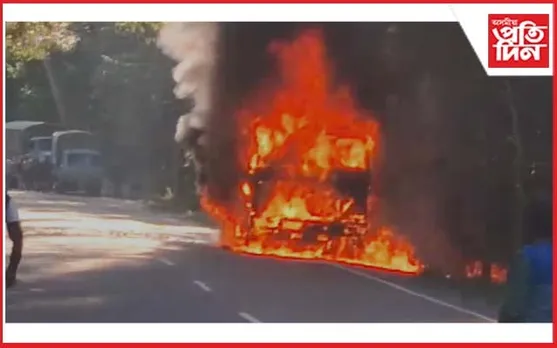 গোলাঘাটৰ ৰাজপথত জ্বলি উঠিল ডাম্পাৰ...