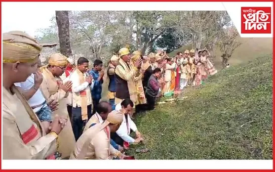 টাই ম'লুংৰ মন্ত্রোচ্চাৰণেৰে মুখৰিত চৰাইদেউ