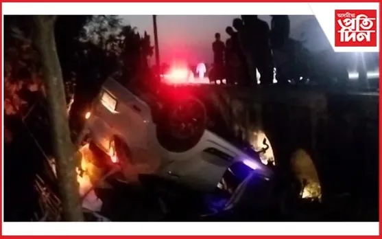 বনভোজ খাই উভতাৰ সময়তে পথ দুৰ্ঘটনা, দ' খাৱৈত পৰিল বাহন