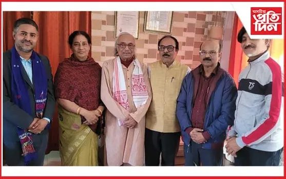 যশস্বী সাহিত্যিক ভৱানী প্ৰসাদ অধিকাৰীক পৰাগজ্যোতি প্ৰকাশনৰ সম্বৰ্ধনা