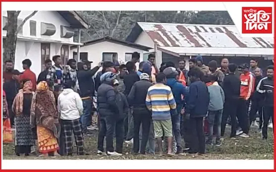 চতুৰ্থ শ্ৰেণীৰ ছাত্ৰই জয় শ্ৰীৰাম ধ্বনি দিয়াক কেন্দ্ৰ কৰি খেলমাটিৰ বিদ্যালয়ত উত্তপ্ত পৰিস্থিতি
