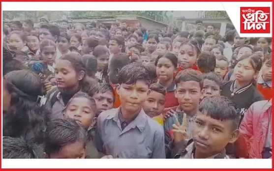 চতিয়াৰ এখন চৰকাৰী বিদ্যালয়ত নামভৰ্তিৰ বাবে ছাত্ৰ-ছাত্ৰীৰ হেতা ওপৰা