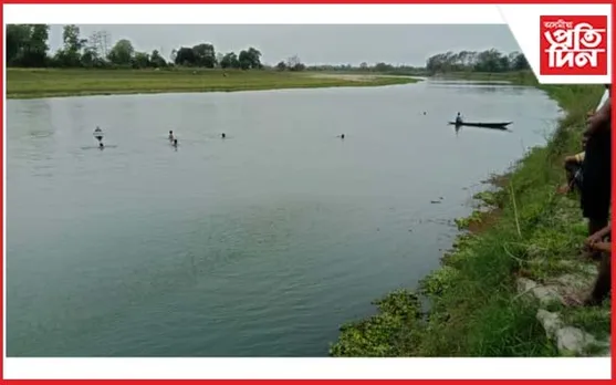 ফাকুৱাৰ আনন্দৰ মাজতে চেলা চাৰিকঢ়িয়া নদীত পৰি  সন্ধানহীন এজন