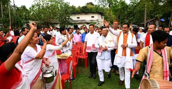 কংগ্ৰেছ দল পাম্প নোহোৱা ফুটবল...

