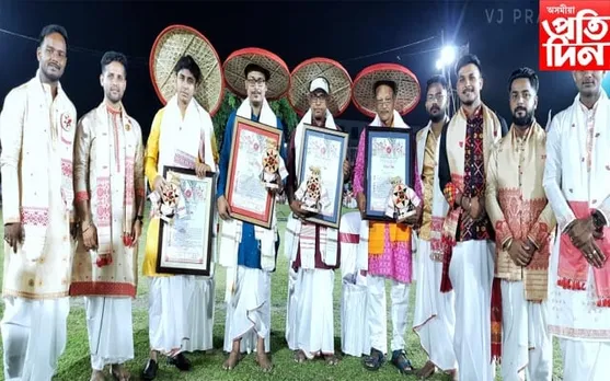কলিয়াবৰত মুকলি বিহুত জেষ্ঠ সাংবাদিক তৰুণ মুক্তিয়াৰ সহ ৬ গৰাকীক আছুৰ সম্বৰ্ধনা
