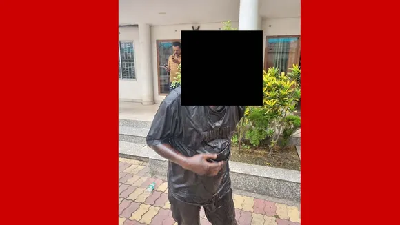 ভয়ংকৰ ঘটনাঃ গুৱাহাটীৰ এখন বাৰৰ সন্মুখত ম'বিল ঢালি আৰক্ষী জোৱানক জ্বলাই দিয়াৰ অপচেষ্টা...