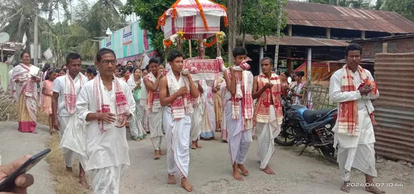 বিশ্ব শান্তিৰ লক্ষ্যৰে ন-মাটিত ভাগৱত পাঠৰ সামৰণি...
