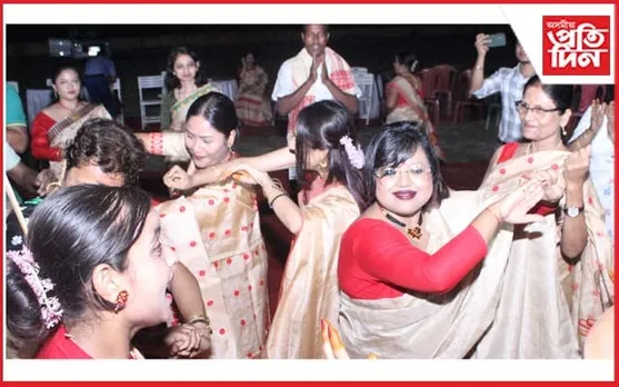 ঢোলৰ গুমগুমনিত উখল-মাখল গহপুৰ