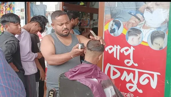 শ্ৰমিক দিৱসত ব্যতিক্ৰমী  কৰ্মেৰে উদ্ভাসিত ঢকুৱাখনাৰ পাপু দত্ত...
