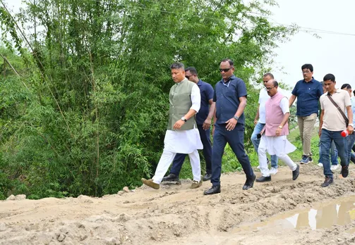 বজালী, বাক্সা, তামুলপুৰত মথাউৰি আৰু সুৰক্ষাৰ কাম পৰিদৰ্শন মন্ত্ৰী পীযুষ হাজৰীকাৰ...
