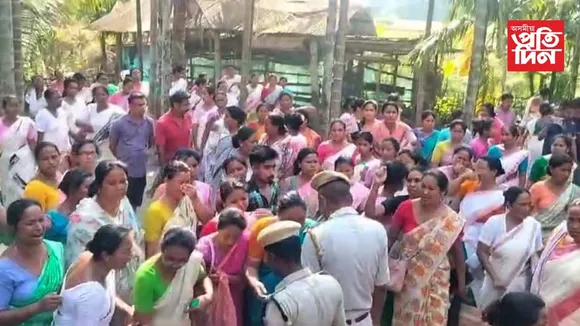 চিতাৰ পৰা উঠাই অভিযুক্তৰ চোতালত দাহ কৰিলে দেৱলীনাৰ মৃতদেহ...