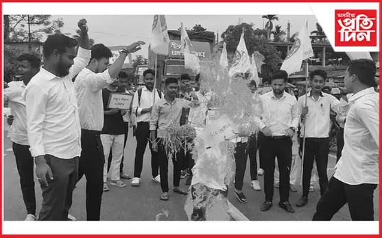 অনিয়মীয়া বিদ্যুৎ যোগান-মাচুল বৃদ্ধিঃ  কলিয়াবৰ ছাত্ৰ সন্থাৰ প্ৰতিবাদ