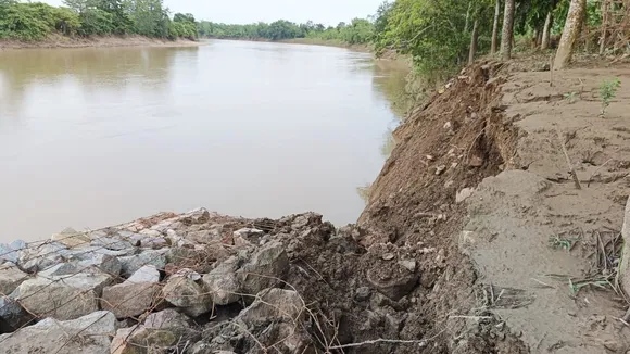 কামপুৰৰ বৰচুং আৰু কাকতিগাঁৱত কপিলীৰ খহনীয়াৰ তাণ্ডৱ...