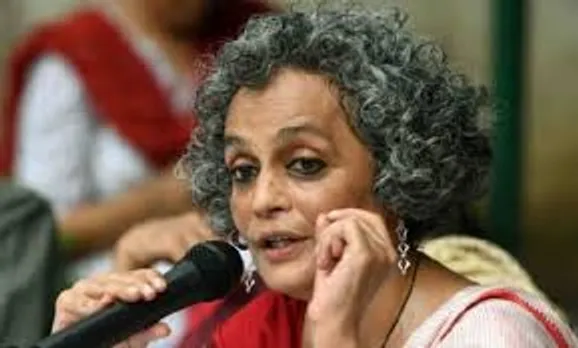 অৰুন্ধতী ৰয়লৈ 'পেন পিন্টাৰ সন্মান'...

