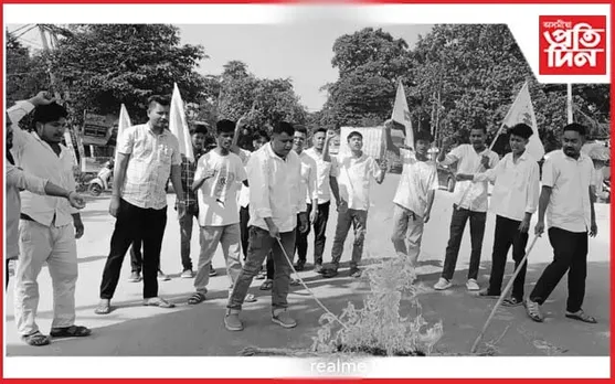 NEET-UGC ৰ বিসংগতিৰ বিৰুদ্ধে 
ধেমাজিত প্ৰতিবাদঃ শিক্ষামন্ত্ৰীদ্বয়ৰ প্ৰতিকৃতি দাহ