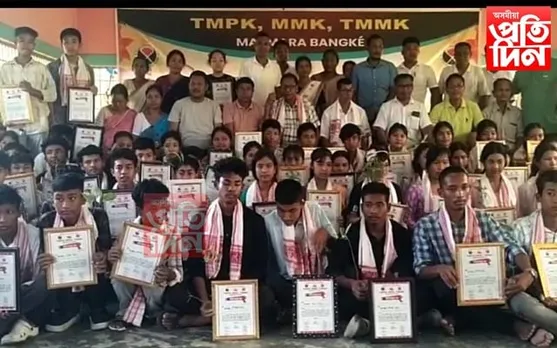 ঢকুৱাখনাত মিচিং জাতীয় সংগঠনৰ উদ্যোগত শিক্ষাৰ্থীক সম্বৰ্ধনা...