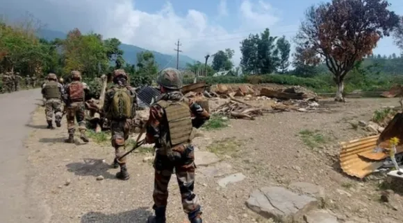 ভয়ংকৰ ঘটনাঃ মণিপুৰৰ মুখ্যমন্ত্ৰীৰ কনভয়ত উগ্ৰপন্থীৰ আক্ৰমণ...