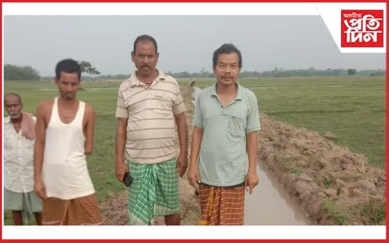 মৰুভূমিসদৃশ পথাৰ : ৰাইজৰ দান-বৰঙণিৰে নলা খান্দি বোৱাই আনিলে পানী...