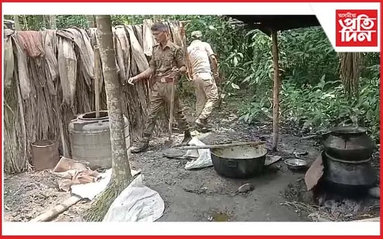 মেৰাপানীত চুলাই মদৰ বিৰুদ্ধে আবকাৰী বিভাগৰ অভিযান