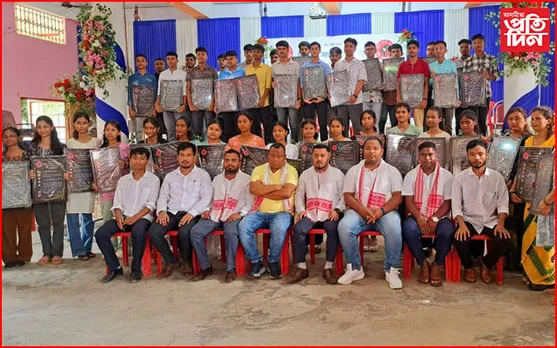 মাৰ্ঘেৰিটাত আছুৰ অভিনন্দন অনুষ্ঠান: সমাজ সংগঠক ভূপেন চন্দ্ৰ নেওগ সোঁৱৰণী বঁটা প্ৰদান