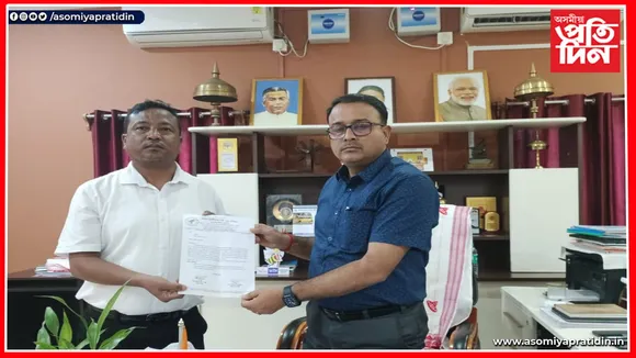 ধেমাজিত বন্যাৰ্তক সাহাৰ্য্য প্ৰদানৰ দাবীত জিলা আয়ুক্তক স্মাৰকপত্ৰ জাতীয়তাবাদী যুৱ পৰিষদৰ